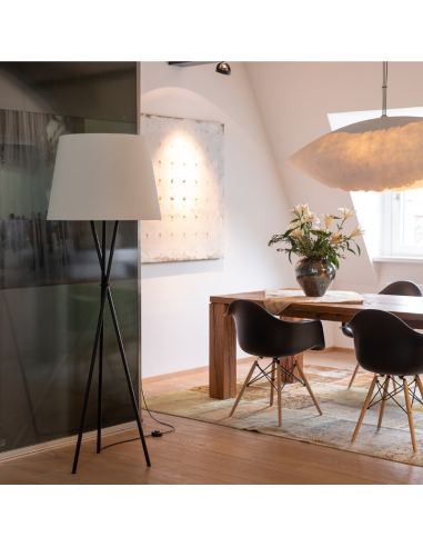 OZONOS Vloerlamp Hailey AC-1 Second Edition Zwart statief met Athene Crème kap
